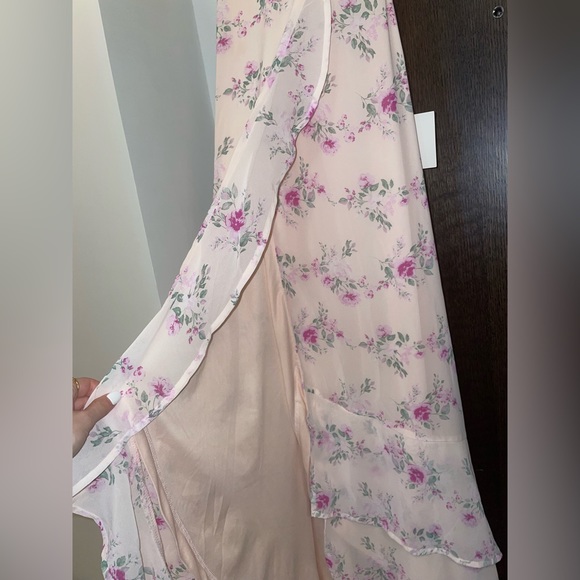 BNWT lulus floral floor length ruffled dress - Picture 7 of 8